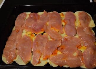 Prepustite se ukusnom ručku od pilećih odrezaka posluženih na podlozi od ukusnih krumpira, pravom užitku za prste polizati.