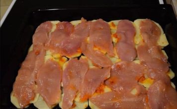 Prepustite se ukusnom ručku od pilećih odrezaka posluženih na podlozi od ukusnih krumpira, pravom užitku za prste polizati.