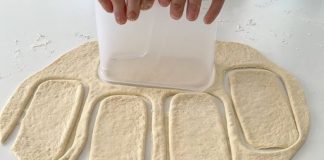 U nekoliko minuta, ove se slatke štruce stručno pripremaju, osiguravajući divno i brzo kulinarsko iskustvo.