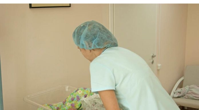 Žena Rodila Bebu U 38. Godini I Htjela Da Je O0tavi U Porodilištu: