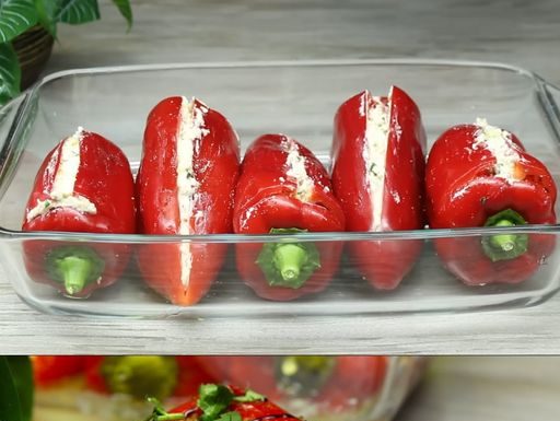 Svi su poludjeli zbog ovog nevjerojatnog grčkog jela! Prepustite se ukusnoj kombinaciji feta sira i punjene crvene paprike!