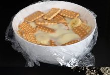 Brzo i jednostavno biskvit s bananama bez pečenja spreman za samo 10 minuta!