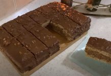 Prepustite se užitku kremastog kolača s orasima koji će vam se jednostavno topiti u ustima.