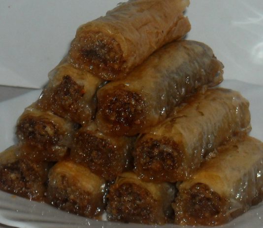 BAKLAVA U ROLNICAMA