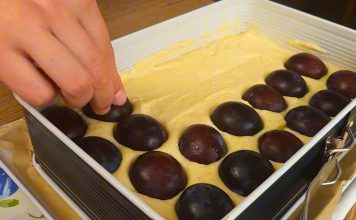 Za samo četvrt sata možete se prepustiti preslatkom francuskom kolaču od šljiva koji pršti sočnim okusima i ima prekrasnu teksturu koja se topi u ustima.