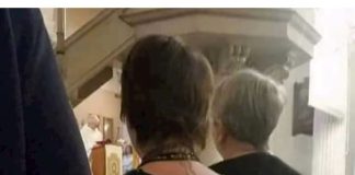 Žena je postala hit na Fejsu zbog majice u kojoj je došla na misu, morate vidjeti što je obukla