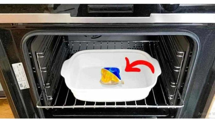 Tajna čišćenja vaše pećnice “U SAMO MINUTA.” Čak će i zagorjela mast nestati!