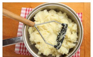 SVI ČESTO GREŠE NA ISTE NAČINE KOD PRIPREME PIRE KRUMPIRA: Postoji jedan bitan faktor za postizanje te idealne pahuljaste teksture.