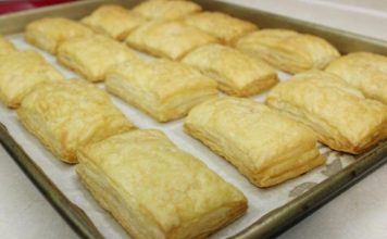 LISNATO TIJESTO NADJEVENO SITNIM MESOM I SIROM…