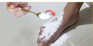 Nanesite sodu bikarbonu na stopala i pustite da počne djelovati: