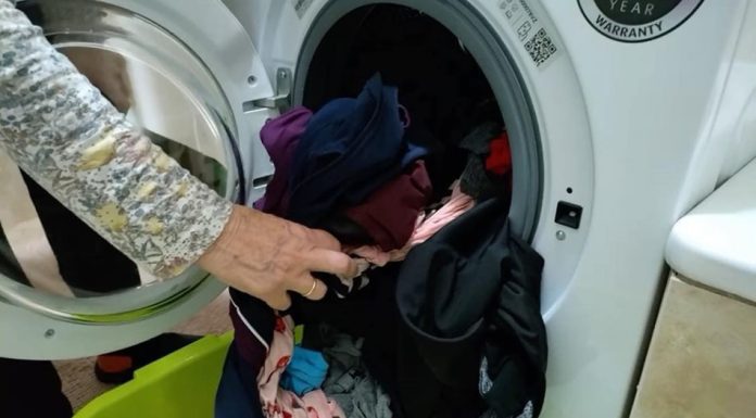 OMEKŠIVAČ SIPAJTE OVAKO I VEŠ ĆE MIRISATI 7 DANA: Tu CAKU znaju iskusne domaćice