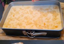 Ukusna torta punjena kremom od limuna. Topi se u ustima. Savršeno za goste