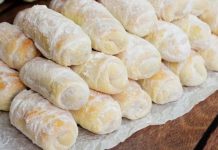 Ljudi su poludjeli za ovim kiflicama – jednostavan domaći recept s orasima spreman za samo 10 minuta!