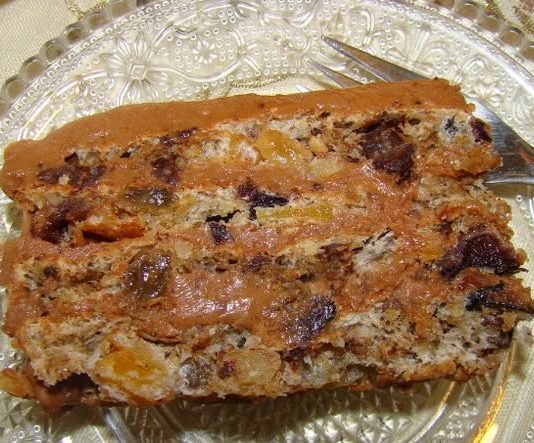 BOŽIĆNA TORTA: Ovo je torta koju svi jako volimo, pravim je isključivo za Božić. Suvo voće i čokolada….