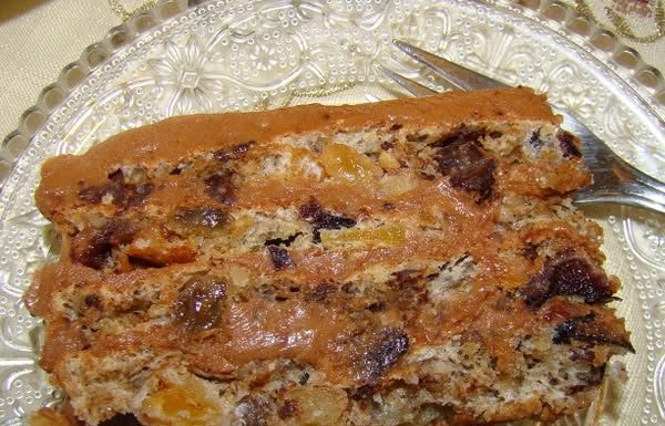 BOŽIĆNA TORTA: Ovo je torta koju svi jako volimo, pravim je isključivo za Božić. Suvo voće i čokolada….