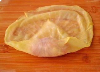 Vječna dilema: Evo da li meso treba da se dinsta prije motanja sarme (RECEPT)