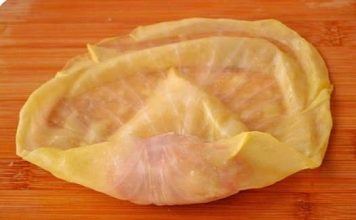 Vječna dilema: Evo da li meso treba da se dinsta prije motanja sarme (RECEPT)