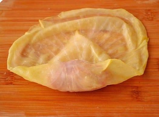 Vječna dilema: Evo da li meso treba da se dinsta prije motanja sarme (RECEPT)