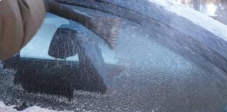 Poprskajte ovo uveče po šoferšajbi i ujutro neće biti zaleđena: Trik zlata vrijedan!