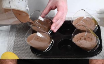 PANNA COTTA SA ČOKOLADOM I MALINAMA 🍫🍓: Jednostavno i Bez Kuvanja