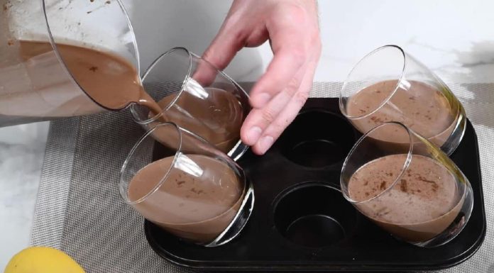 PANNA COTTA SA ČOKOLADOM I MALINAMA 🍫🍓: Jednostavno i Bez Kuvanja