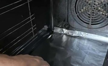 Zapuštena pećnica je prošlost: 0čistite je bez ribanja. TRIK sa limenom folijom će to učiniti za vas!