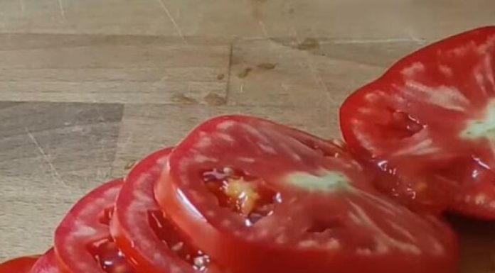 Ko ne sme nipošto da jede paradajz?