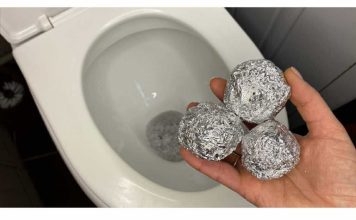 Stavite aluminijsku foliju u WC! Jednom, i bit ćete iznenađeni rezultatom!