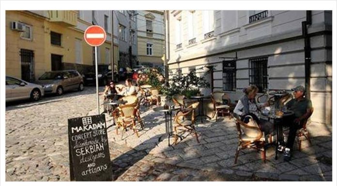 Gost zvao konobara da mu objasni grešku u računu i pita “Momak, šta si ti imao iz matematike”, a zbog njegovog odgovora je propao u zemlju…