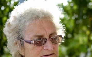 “Imam 65 godina i želim da se razvedem! Ne mogu da čekam da on umre kako bih bila slobodna”: Ispovest koja šokira, ali i budi poštovanje “Imam 65 godina i želim da se razvedem! Ne mogu da čekam da on umre kako bih bila slobodna”: Ispovest koja šokira, ali i budi poštovanje - featured image