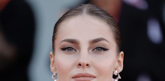 Tek što se saznalo da je u vezi, Džejla Ramović zablistala u belom: Svi komentarišu da joj savršeno stoji FOTO Tek što se saznalo da je u vezi, Džejla Ramović zablistala u belom: Svi komentarišu da joj savršeno stoji FOTO - featured image