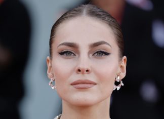 Tek što se saznalo da je u vezi, Džejla Ramović zablistala u belom: Svi komentarišu da joj savršeno stoji FOTO Tek što se saznalo da je u vezi, Džejla Ramović zablistala u belom: Svi komentarišu da joj savršeno stoji FOTO - featured image