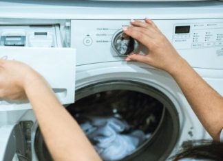 Veš izlazi iz mašine kao ispeglan: Ubacite samo 1 stvarčicu u bubanj tokom pranja i gledajte čudo Veš izlazi iz mašine kao ispeglan: Ubacite samo 1 stvarčicu u bubanj tokom pranja i gledajte čudo - featured image