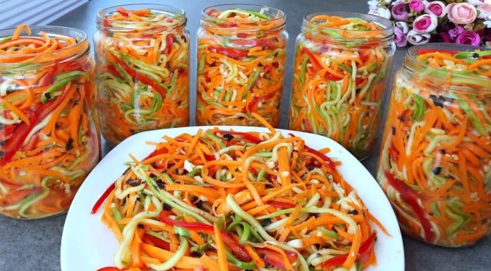 Ovaj recept za zimu je perfekcija! Prošle godine sam napravila 50 tegli i moja porodica ih je tako brzo potrošila! Super jednostavno za napraviti, a ukus je fantastičan…