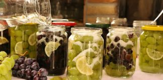 NEŠTO IZMEĐU KOMPOTA I SLATKOG – GROŽĐE U TEGLI BEZ KONZERVANSA: Kad probate ovu zdravu zimnicu, stalno ćete je praviti NEŠTO IZMEĐU KOMPOTA I SLATKOG - GROŽĐE U TEGLI BEZ KONZERVANSA: Kad probate ovu zdravu zimnicu, stalno ćete je praviti - featured image