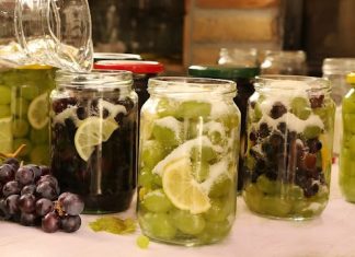 NEŠTO IZMEĐU KOMPOTA I SLATKOG – GROŽĐE U TEGLI BEZ KONZERVANSA: Kad probate ovu zdravu zimnicu, stalno ćete je praviti NEŠTO IZMEĐU KOMPOTA I SLATKOG - GROŽĐE U TEGLI BEZ KONZERVANSA: Kad probate ovu zdravu zimnicu, stalno ćete je praviti - featured image