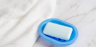 Prije spavanja uvijek stavite sapun pored kreveta: Kad čujete zašto, učinit ćete to već večeras Prije spavanja uvijek stavite sapun pored kreveta: Kad čujete zašto, učinit ćete to već večeras - featured image