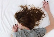 Mogu vam naštetiti: 8 namirnica koje ne smijete jesti prije spavanja Mogu vam naštetiti: 8 namirnica koje ne smijete jesti prije spavanja - featured image