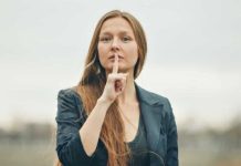 Ženu koja ima ljubavnika nije teško prepoznati – ovih 8 znakova sve nepogrešivo otkrivaju (posebno broj 6) Ženu koja ima ljubavnika nije teško prepoznati – ovih 8 znakova sve nepogrešivo otkrivaju (posebno broj 6) - featured image