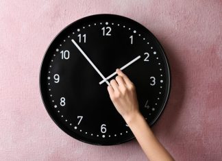 Pomicanje sata: Znate li kada prelazimo na zimsko računanje vremena? Pomicanje sata: Znate li kada prelazimo na zimsko računanje vremena? - featured image