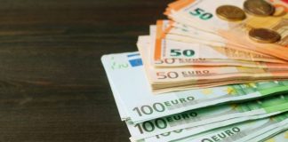 Novac stiže za 4 horoskopska znaka: Evo ko će dobiti pare do 27. septembra Novac stiže za 4 horoskopska znaka: Evo ko će dobiti pare do 27. septembra - featured image