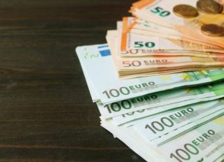 Novac stiže za 4 horoskopska znaka: Evo ko će dobiti pare do 27. septembra Novac stiže za 4 horoskopska znaka: Evo ko će dobiti pare do 27. septembra - featured image