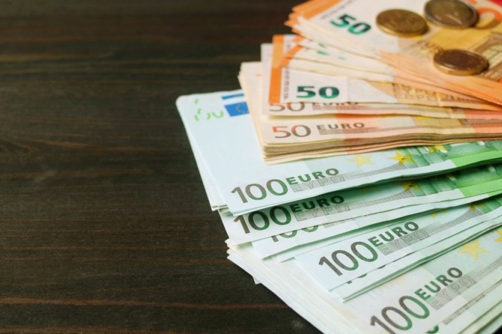 Novac stiže za 4 horoskopska znaka: Evo ko će dobiti pare do 27. septembra - featured image Novac stiže za 4 horoskopska znaka: Evo ko će dobiti pare do 27. septembra - featured image
