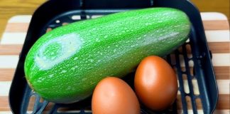 1 tikvica i 2 jaja su ukusniji od pizze! Recept za tikvice u tavi! 1 tikvica i 2 jaja su ukusniji od pizze! Recept za tikvice u tavi! - featured image