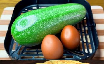 1 tikvica i 2 jaja su ukusniji od pizze! Recept za tikvice u tavi! 1 tikvica i 2 jaja su ukusniji od pizze! Recept za tikvice u tavi! - featured image