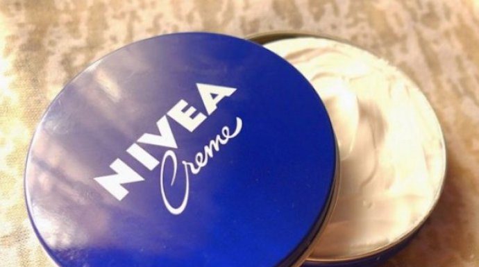 SVI SMO KORISTILI “PLAVU NIVEU” U PROŠLOSTI, ALI SKORO NIKO NE ZNA OVE STVARI: Ona je pravi lijek, IZNENAĐENI? SVI SMO KORISTILI "PLAVU NIVEU" U PROŠLOSTI, ALI SKORO NIKO NE ZNA OVE STVARI: Ona je pravi lijek, IZNENAĐENI? - featured image