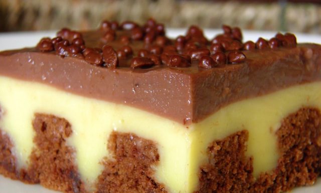 Jednostavni puding kolač s rupama Jednostavni puding kolač s rupama - featured image