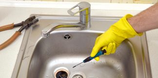 Nije ocat ili soda bikarbona: jeftini sastojak odčepljuje sudoper i druge odvode u samo nekoliko sekundi Nije ocat ili soda bikarbona: jeftini sastojak odčepljuje sudoper i druge odvode u samo nekoliko sekundi - featured image