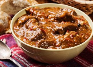 OVAKAV RECEPT SPREMANJA GULAŠA ME ODUŠEVIO pa ga jednostavno moram podijeliti s vama - featured image