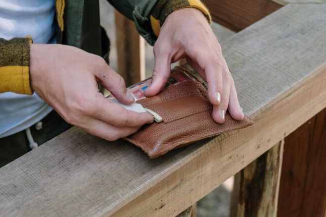 Ovo danas obavezno ubacite u novčanik i imaćete „PARA KAO SLAME” - featured image Ovo danas obavezno ubacite u novčanik i imaćete „PARA KAO SLAME” - featured image